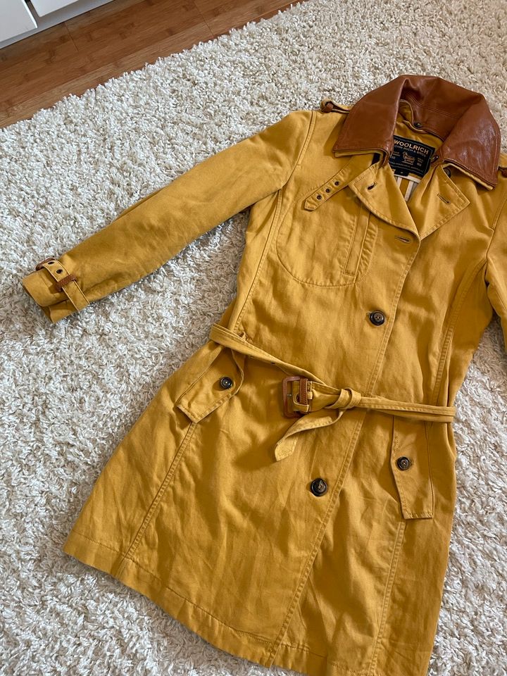 Woolrich Trenchcoat Mantel Senfgelb Größe M in Essen