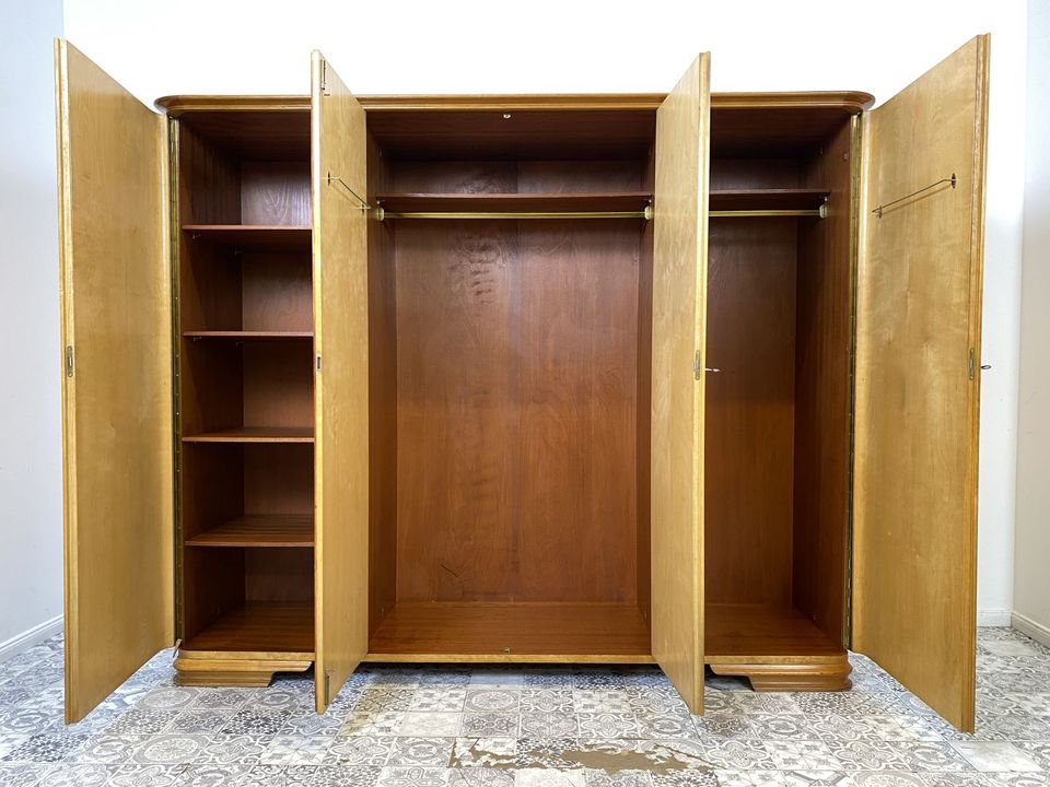 WMK Sehr schöner & gut erhaltener Mid-Century Kleiderschrank aus vollem Holz mit perfekter Aufteilung # Schrank Wäscheschrank Schlafzimmerschrank Wardrobe Garderobe 50er Vintage # Lieferung möglich in Berlin