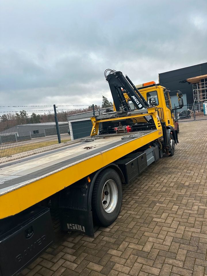 Abschlepper Abschlepp LKW mit Kran IVECO EZ2010 in Hochspeyer