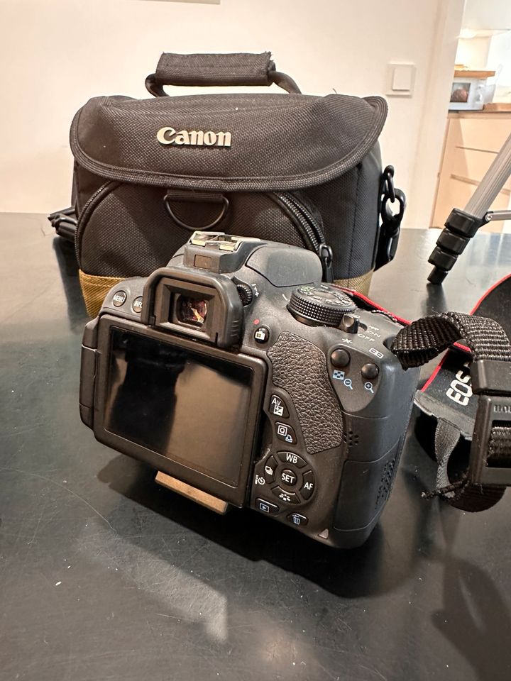 Canon EOS 700D mit 3 Objektiven und Zubehör in München