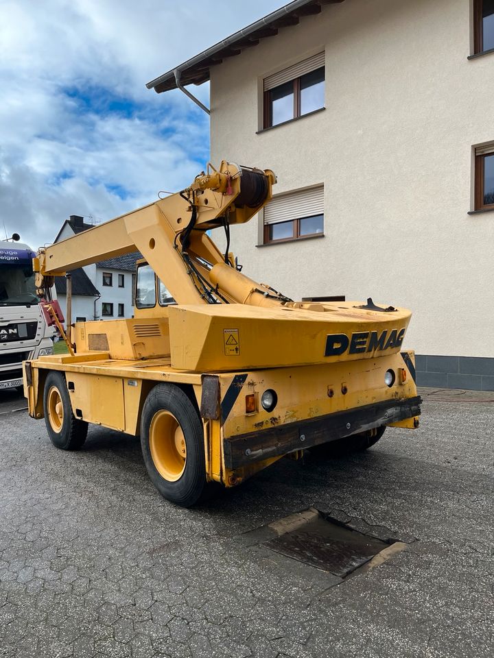 Demag V73 Kran Industriekran Mobilkran in Herresbach