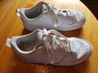 Nike Sneaker Turnschuhe weiß 40 Niedersachsen - Uslar Vorschau