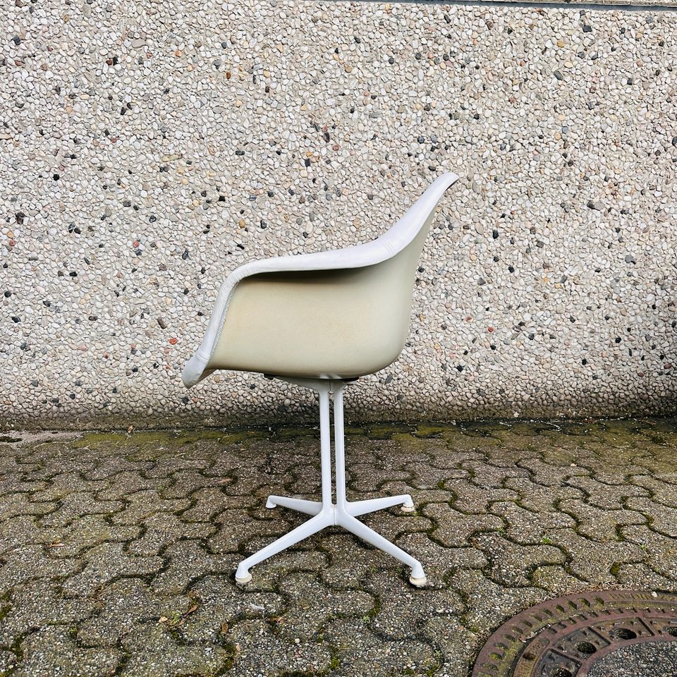 SETPREIS! 3x Herman Miller / Vitra - Charles & Ray Eames - Fiberglass Armchair | Stühle / Sessel | Zeitloser Designklassiker | La Fonda in Düsseldorf