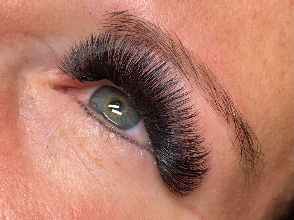 3 Modelle für eine Wimpernverlängerung mit 8D Technik gesucht in Altenmünster