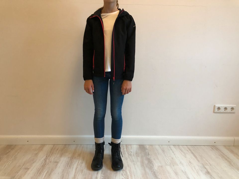 Icepeak Softshell Jacke in schwarz Gr. 140 in Borgholzhausen