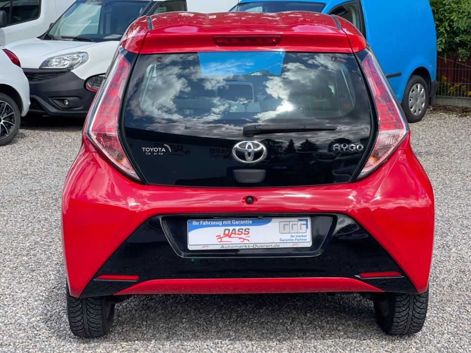 Toyota Aygo AYGO x-play touch in Düren