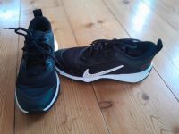 Nike Turnschuhe schwarz Gr. 38 Niedersachsen - Syke Vorschau