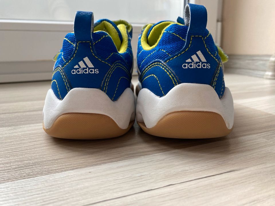 Adidas Orthlite, Schuhe, Sportschuhe, Hallenschuhe, Gr. 33 in Leingarten