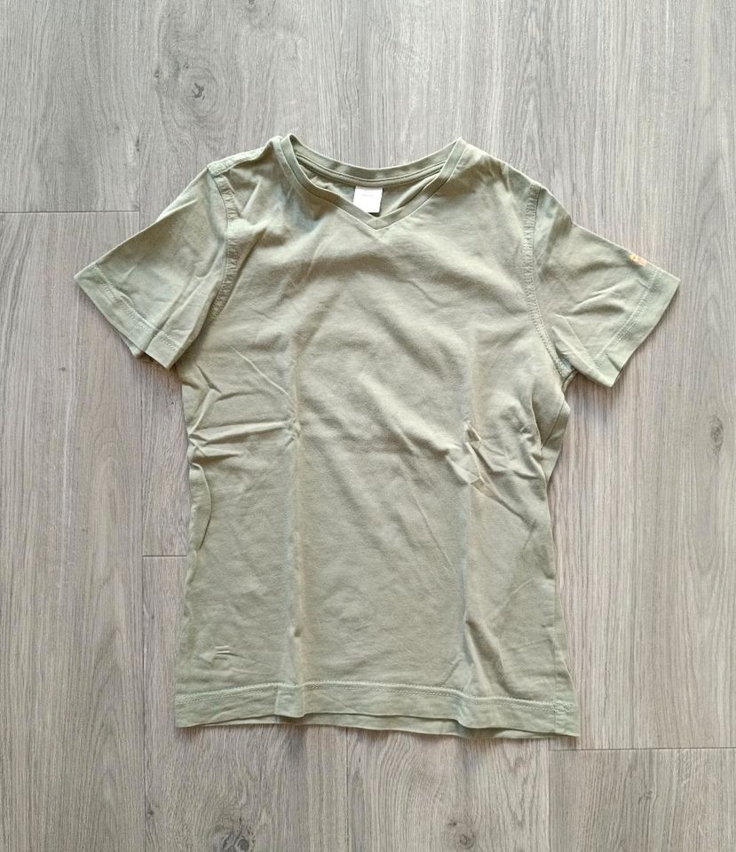 T-Shirts 134/140 H&M, Mangoon u.a. in Tostedt