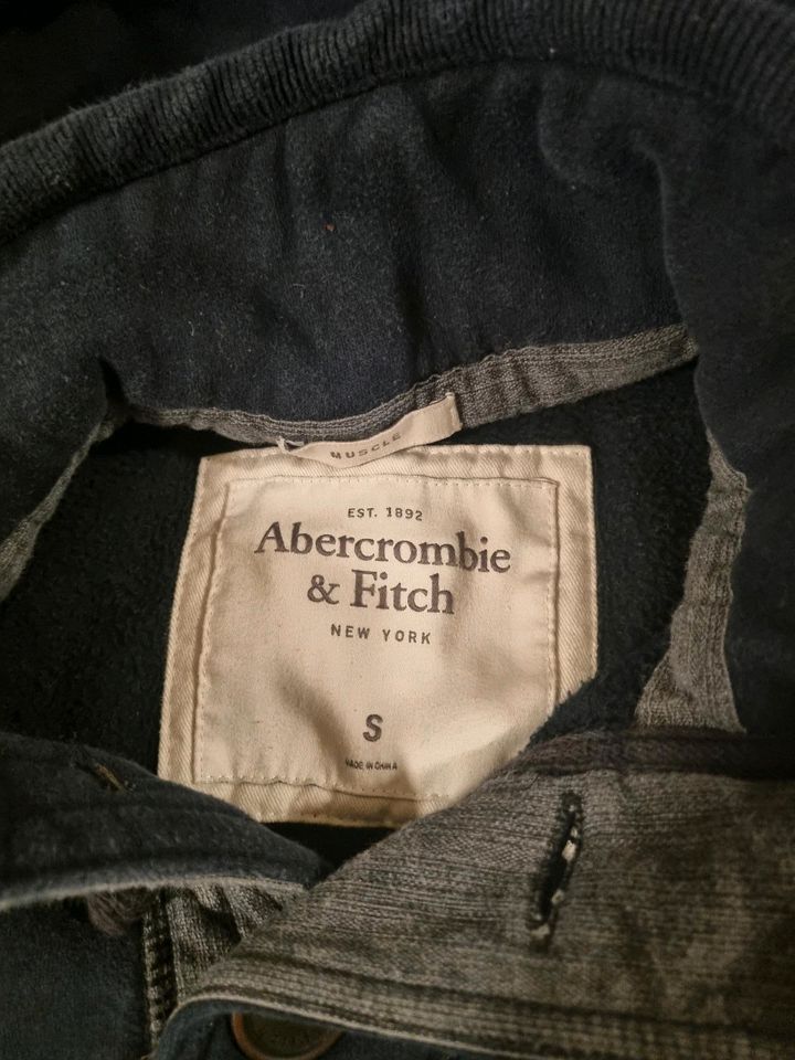 ABERCROMBIE FITCH PULLOVER GR S in Berlin