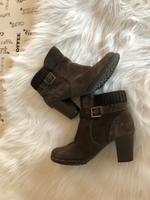 Braune Stiefeletten Gr.39 Wildleder Boots Lederschuhe Absatz 6 cm Niedersachsen - Peine Vorschau