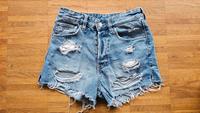 kurze Jeans Hose, Jeansshorts mit hohem Bund, wie neu 36 Bayern - Neu Ulm Vorschau