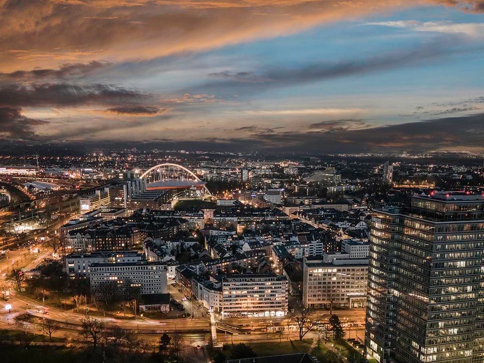 Immobilien Fotograf Luftaufnahme atemberaubende Drohne Video Foto in Köln