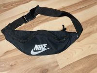 Nike Umhängetasche Gürteltasche NEU Westerwaldkreis - Ailertchen Vorschau