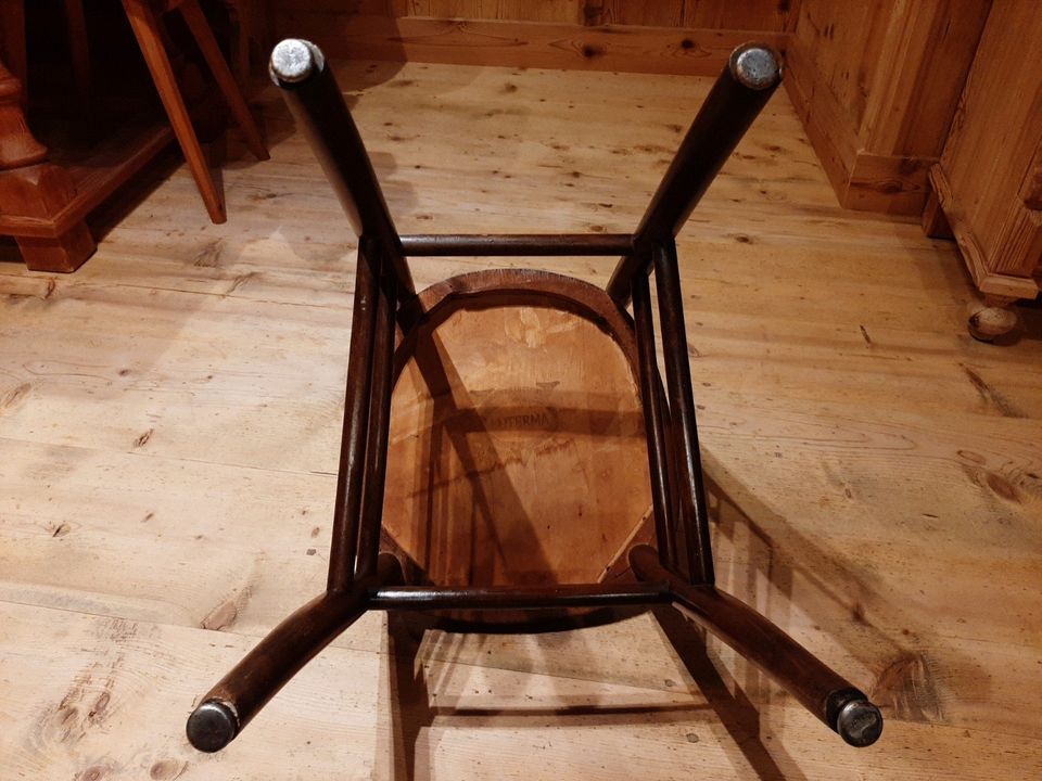 Bauernstühle Thonet mit Voglauer Tisch anno 1900 in Marzoll