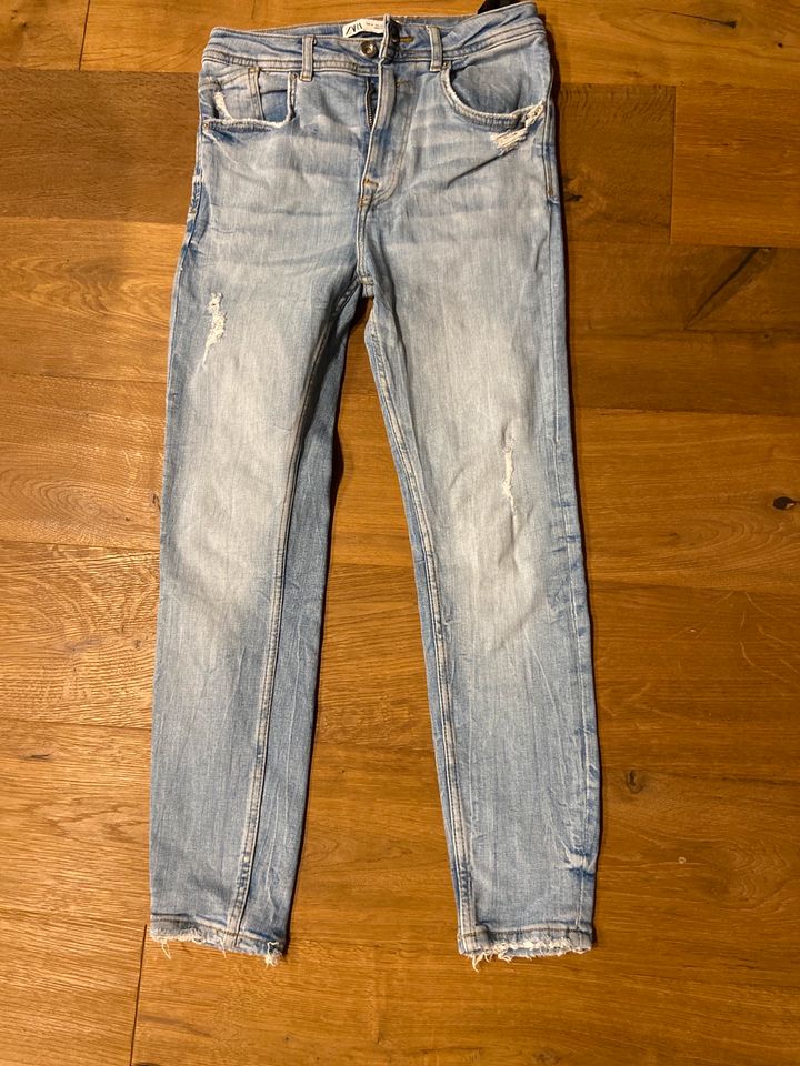 Jeans von Zara used Look in hellblau Gr. 36 in Höpfingen