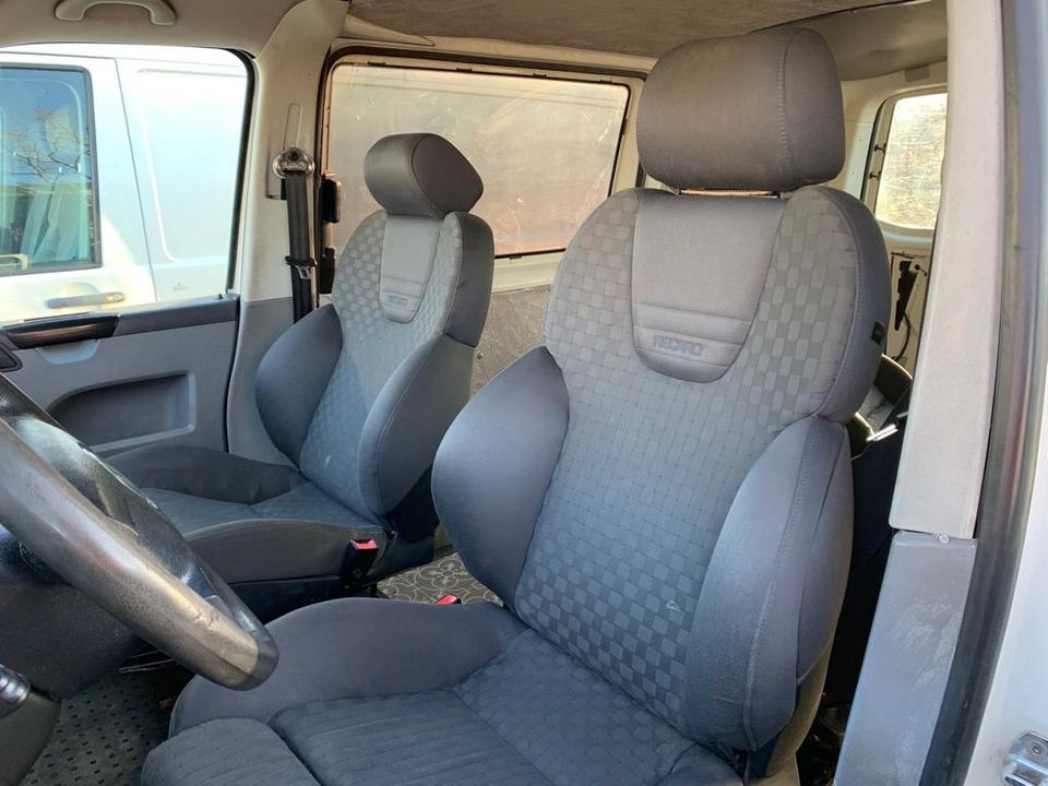 2x Recaro Sitz Fahrer + Beifahrer Volkswagen T5 T6 Sportsitze in Rheine