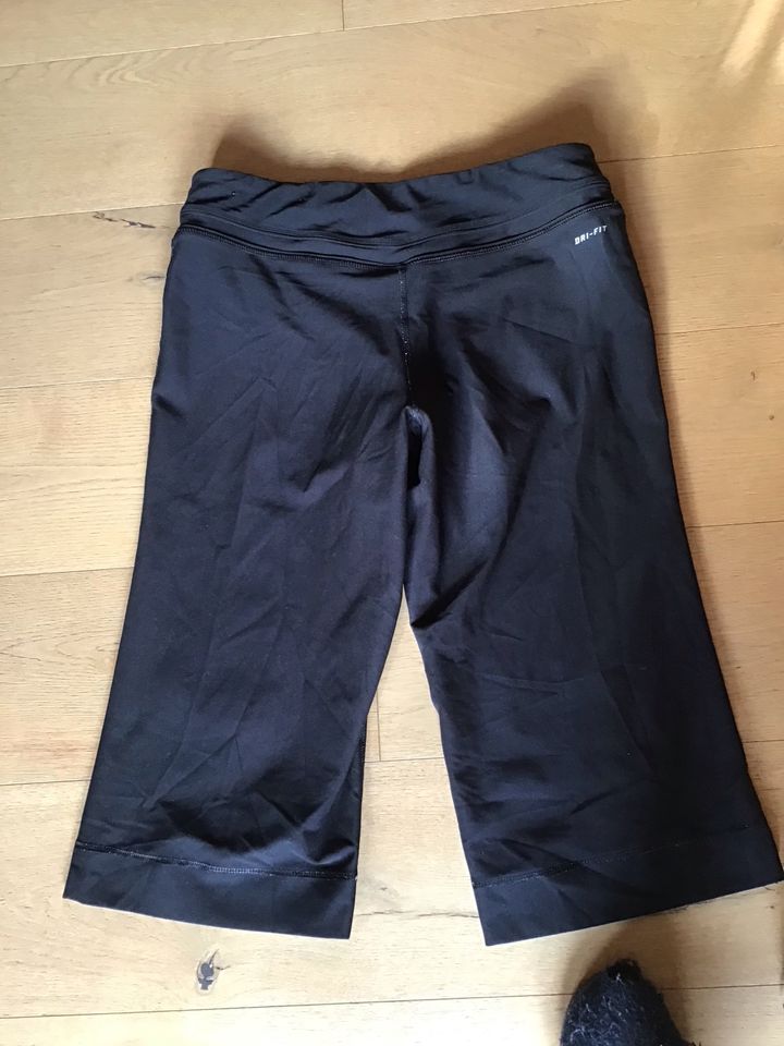 Damen Fittness Hose  Nike Gr. L in Kiel