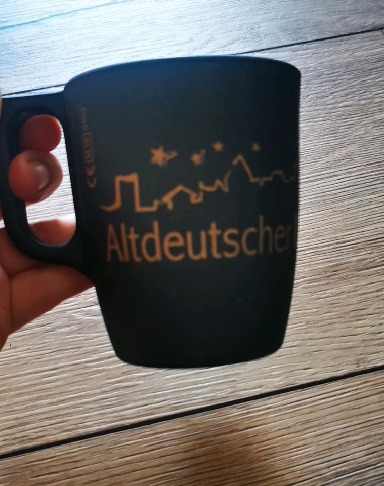 Für Sammler: Schwarzgoldene Weihnachtsmarkt Tasse Bad Wimpfen in Nußloch