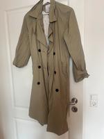 Schöner Trenchcoat von Bershka xs Niedersachsen - Laatzen Vorschau