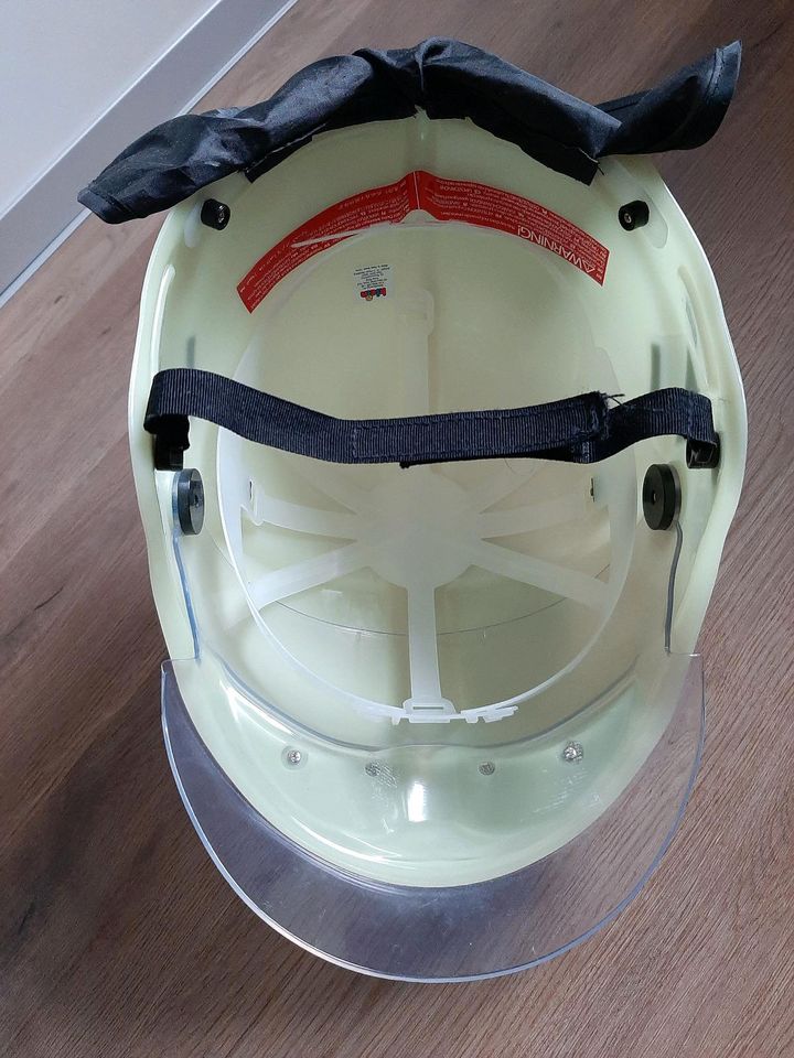 Kinder Feuerwehrhelm von Theo Klein in Bernau