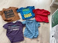 Fünf T-Shirts im Set Gr. 98 rebel, H&M, Topolino, lupilu Niedersachsen - Ahnsbeck Vorschau
