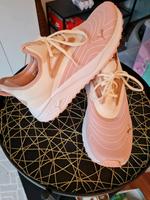 Puma Frauenschuhe Größe 40,5 NEU West - Sindlingen Vorschau