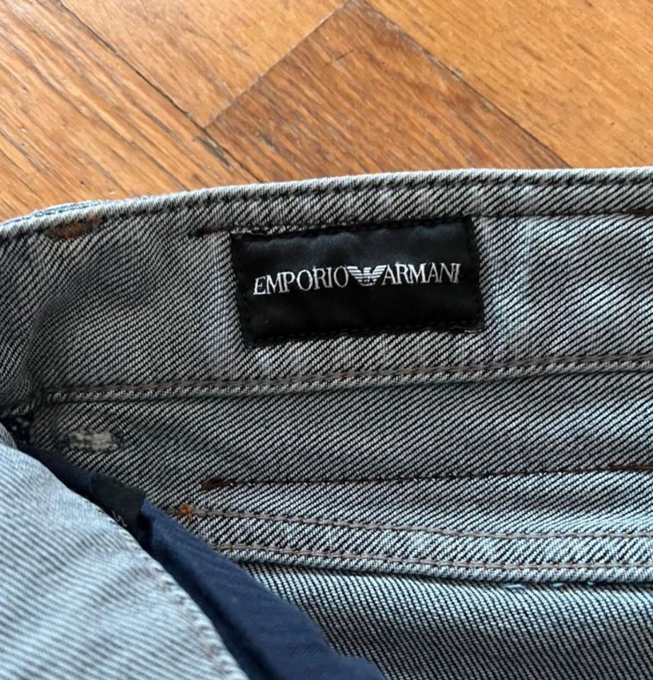 Emporio Armani Cropped Jeans 100 % Original 32 in Berlin