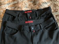 2 Herrenjeans Pierre Cardin 40/32 schwarz,a€20 Essen - Bredeney Vorschau