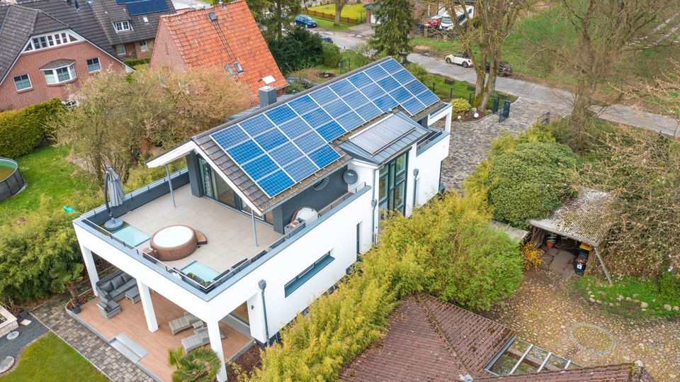 Innovatives Wohnkonzept: Exklusives Niedrigenergiehaus in Börnsen