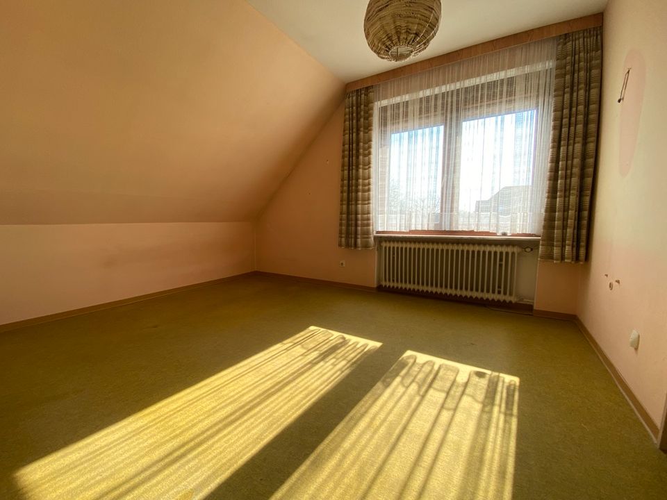 Nicht 1 oder 2, nein 7 Zimmer,Vollkeller, großes Grundstück! in Kutenholz