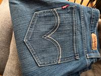 Levi‘s 518 Superlow Größe 11 M Jeans neu aus USA Hessen - Fischbachtal Vorschau