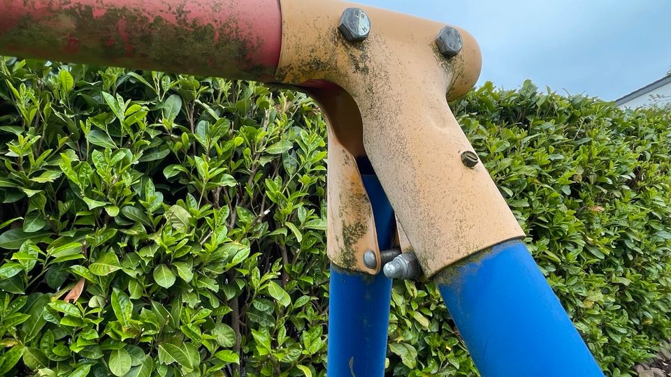 Schaukel und Turnreck aus Metall lackiert in Nideggen / Düren