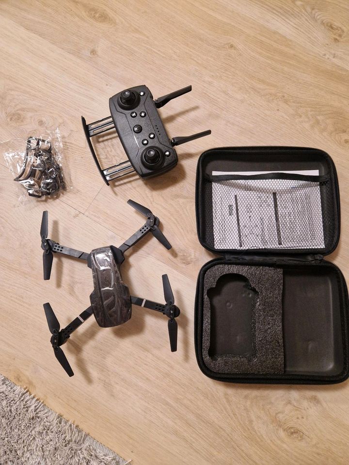 Drohne Quadrocopter Quadcopter mit 2 zwei Kamera NEU in Schweinfurt