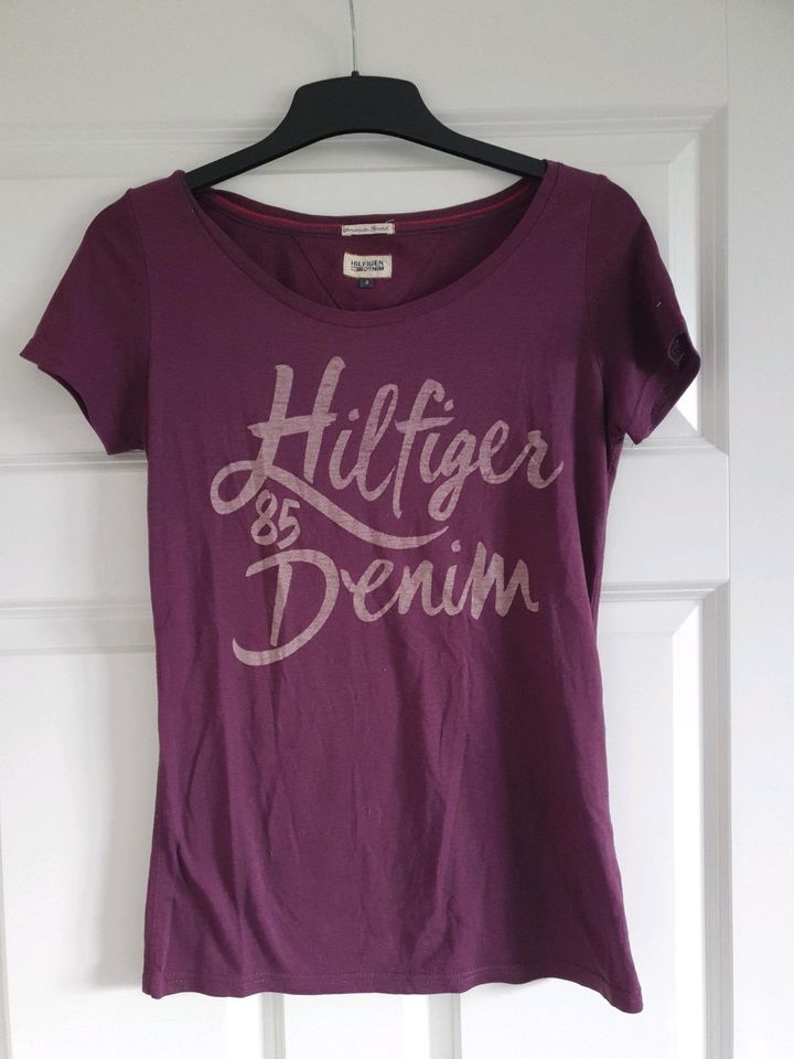 Tommy Hilfiger Tshirt lila Gr. S in Lippstadt