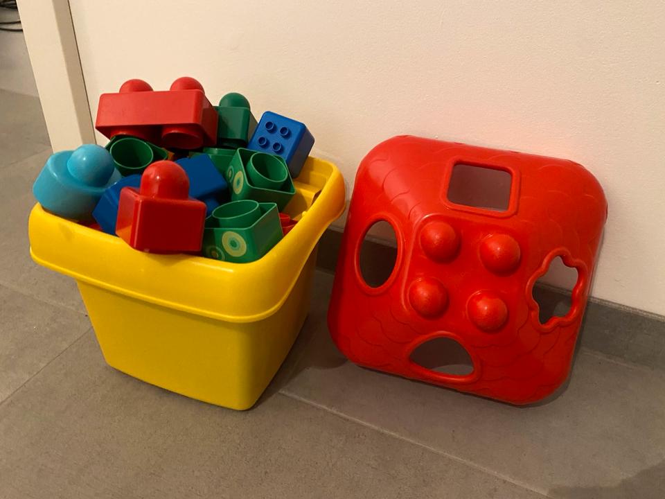 Steckspiel Babyspielzeug Lego Sortiereimer in Winningen