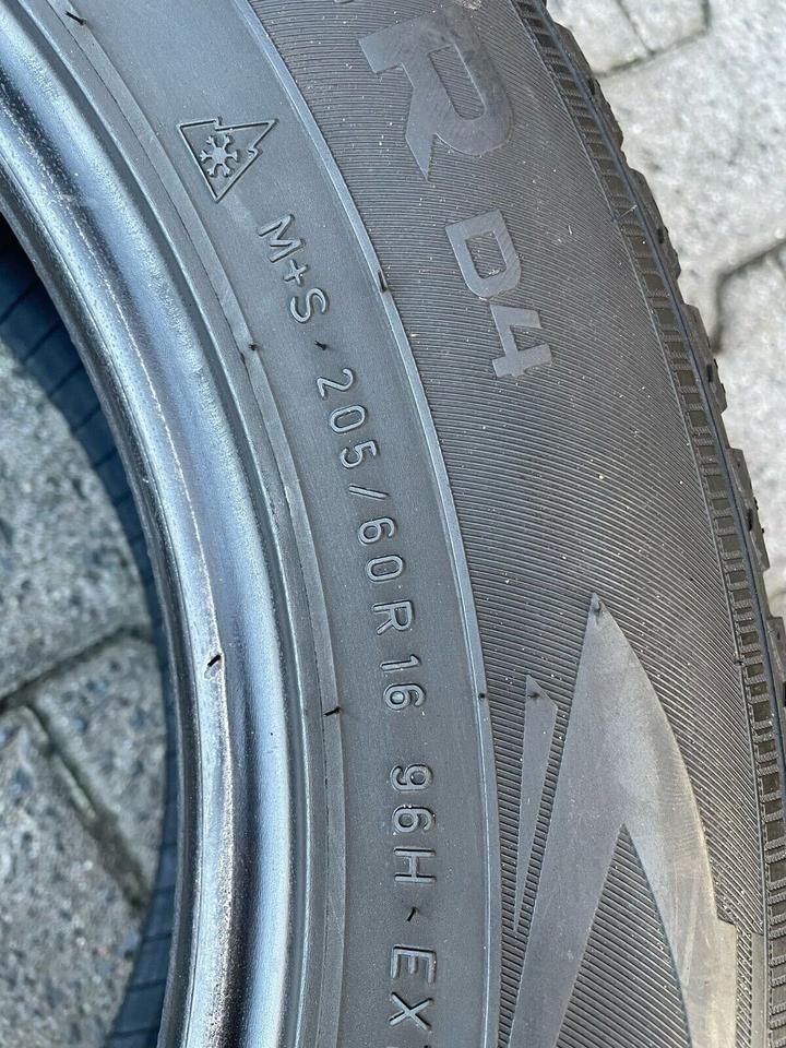 2x Nokian WR D4 205/60 R16 96H M+S XL Winterreifen DOT2017 5mm in Iserlohn