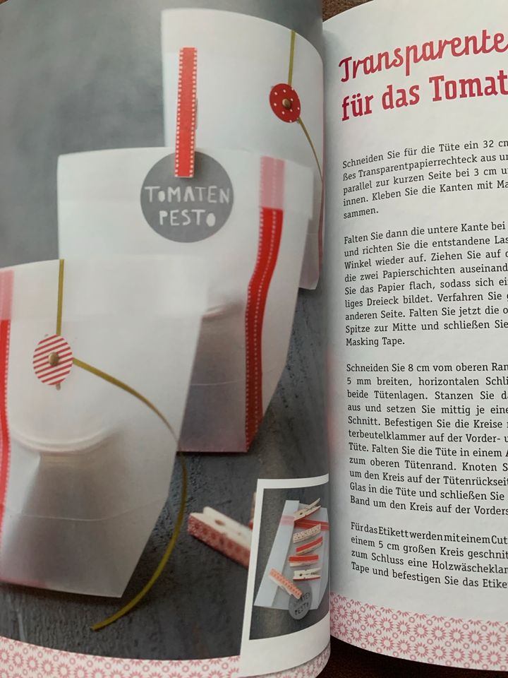 Ein gemachtes hübsch verpackt, neu in Knittlingen