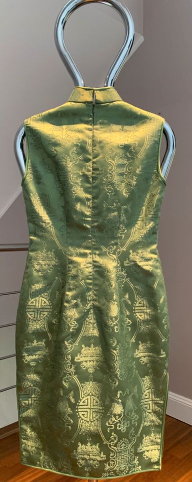 NEU! Asiatisches Couturier Seidenkleid in Apfelgrün in Größe 36 in Essen
