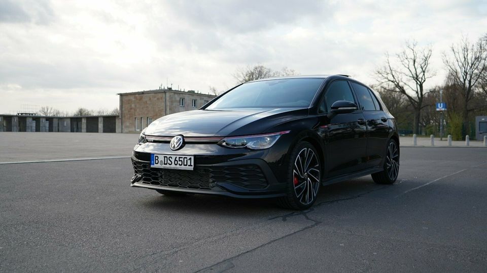 VW Golf 8 GTI Clubsport Autovermietung Mietwagen Automieten Rent a car in Berlin