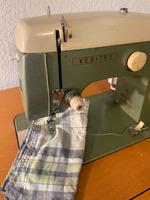 DDR Nähmaschine Veritas mit Zubehör & Schrank Rostock - Stadtmitte Vorschau