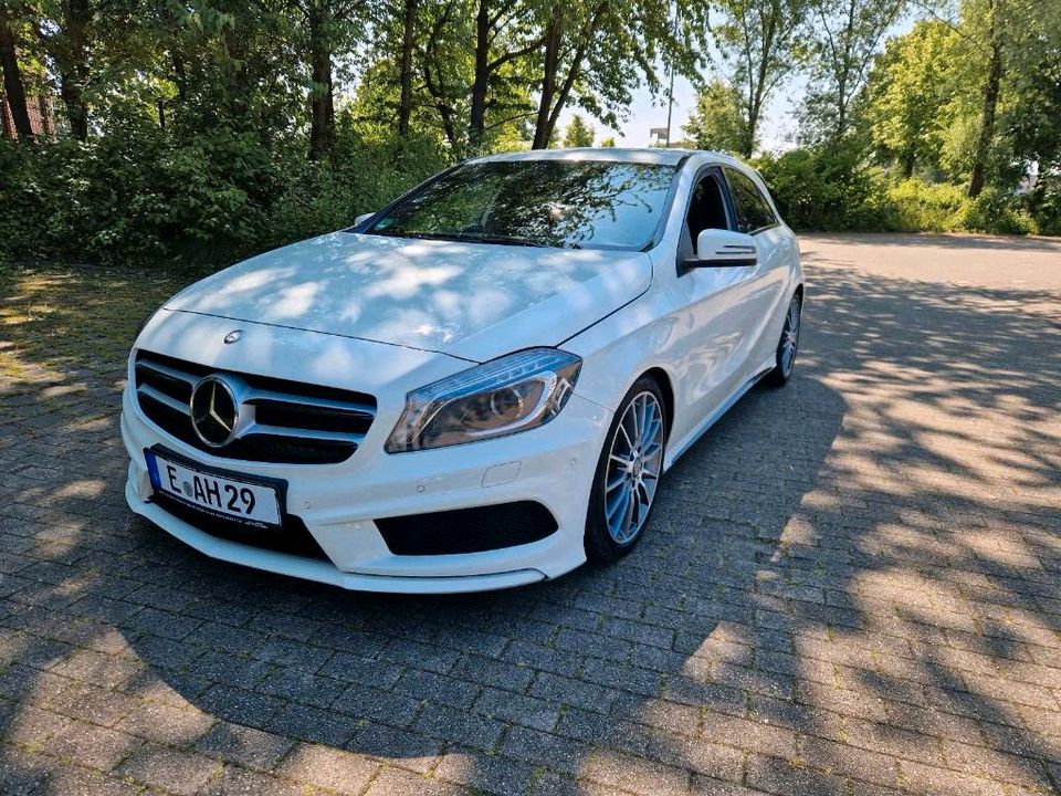 PKW Mieten Mercedes A250 AMG Line  Automatik Günstig Leihwagen Autovermietung in Essen