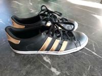 Sneaker von Adidas schwarz Gold Niedersachsen - Esens Vorschau