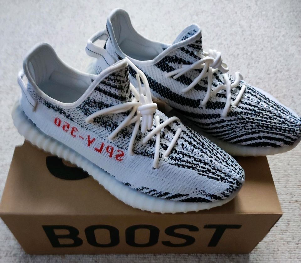 Yeezy Boost 350 V2 Zebra Neu Gr 48 in Hamburg