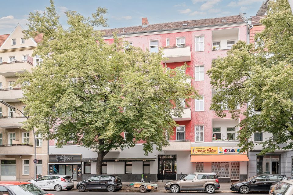 Bezugsfreie 1-Zimmer Wohnung mit Altbaudetails in Berlin