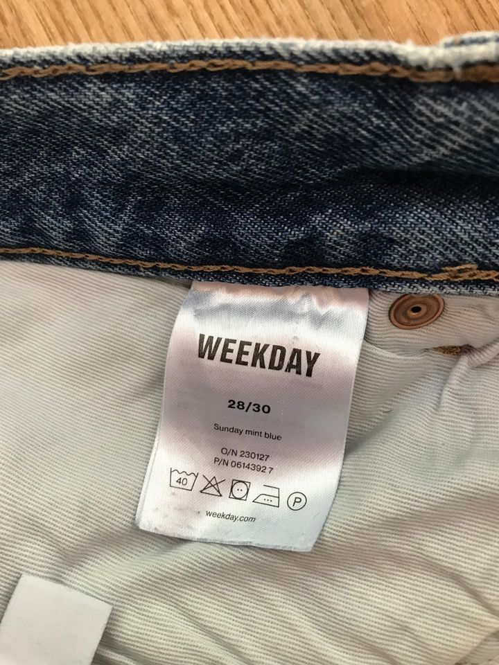 Weekday Jeans Sunday W 28/  L 30 in Hamburg