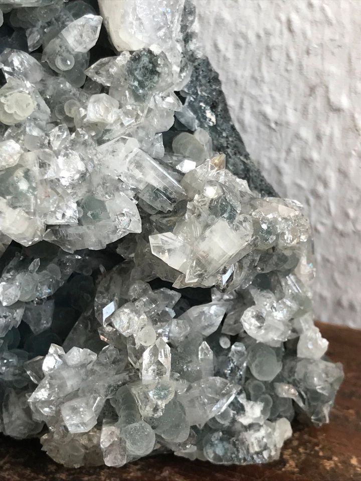 Edelstein Sammlerstufe mit TOP Apophyllit Kristall Cluster Druse in Torgau