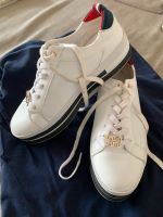 Echt Leder Sneaker von Tommy Hilfiger Größe 39 Bayern - Durach Vorschau