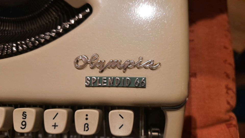 Olympia Splendid 66 Schreibmaschine: sehr guter Zustand in Gehrden