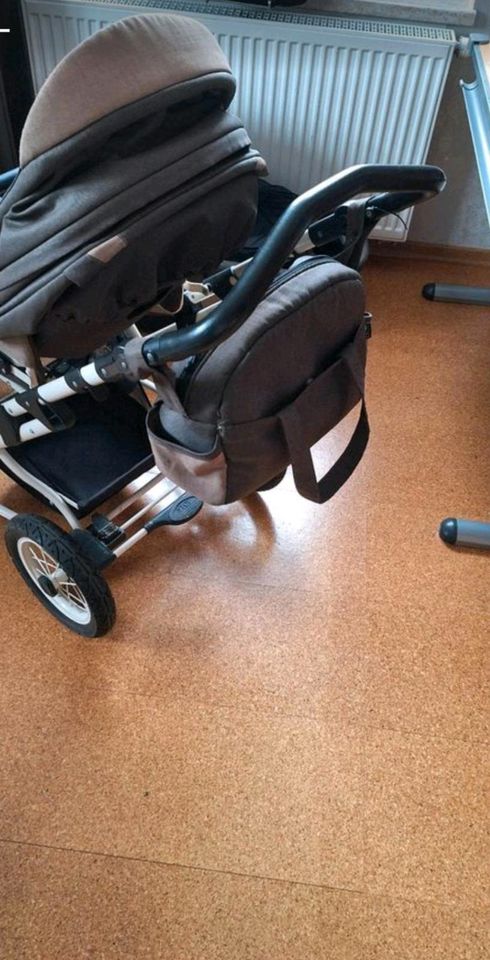 Kinderwagen Feder F03 + Maxi-Cosi Babyschale in Krumhermersdorf